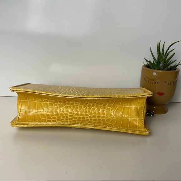 SALE. Liz Claiborne Yellow Crocodile-Embossed Women's Bag - Picture 8 of 9